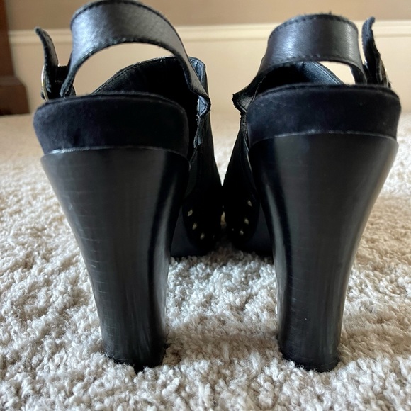 Kenneth Cole ‼️🎉HOST PICK🎉‼️Reaction Black Suede Block Heel Mules - Picture 2 of 5